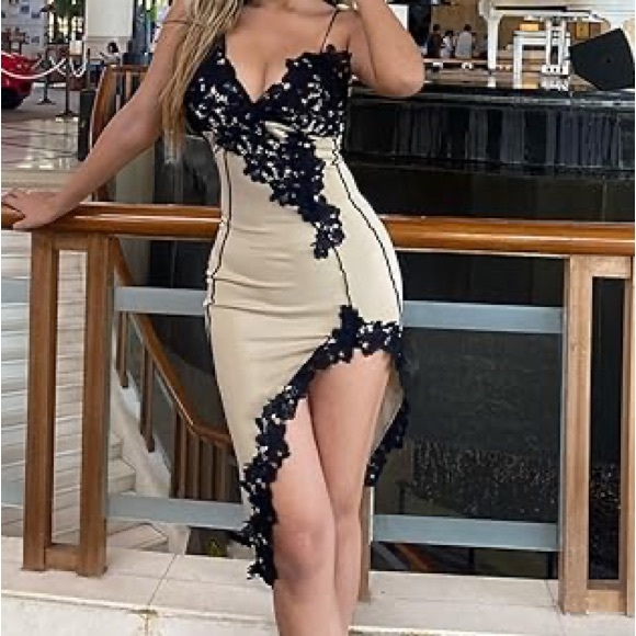 Asymmetric lace panel - Picture 5 of 5